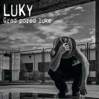 Grad pored luke