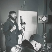 احنا مو عالموت نبكي نبكي عالعشره