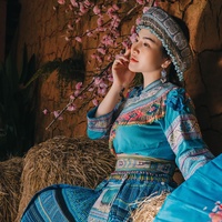Kuv Tseem Yau Yau