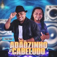 Mão na mesa e empina a bunda