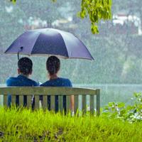 বৃষ্টির স্মৃতিতে তুমি
