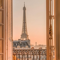 7AM in Paris