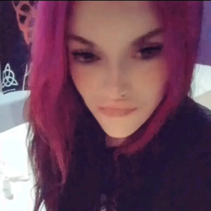 whosdabitchh
